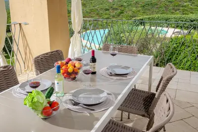 Cibo presso l'appartamento o nelle vicinanze