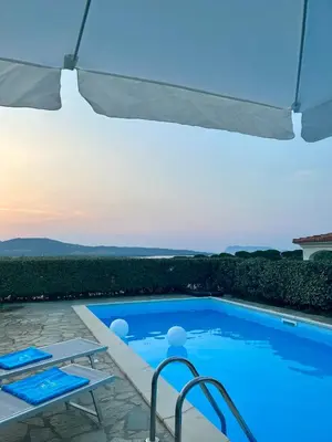 Piscina di VILLA FRANCESCA o nelle vicinanze