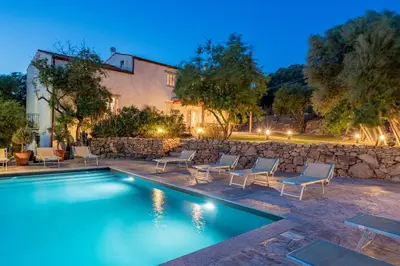 Piscina di Villa Aromata o nelle vicinanze