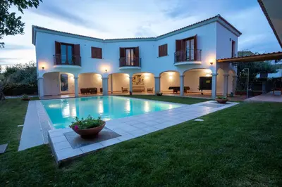 Piscina di Domus meravizosas 2 o nelle vicinanze