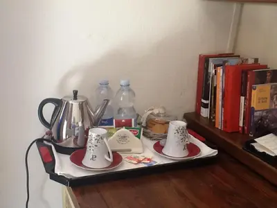 Set per la preparazione di tè e caffè presso Guesthouse Nuvole