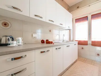 Cucina o angolo cottura di casa fronte spiaggia