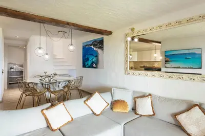 Cucina o angolo cottura di Ampia casa sul mare con meravigliosa vista - Aurea Beach House