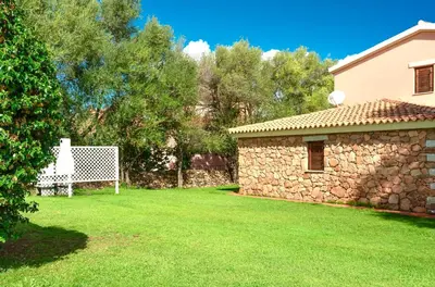 Giardino di ISA-apartments with air conditioning and private outdoor space in San Teodoro