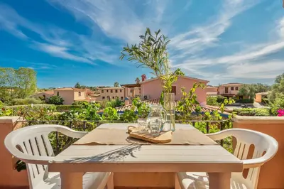 Balcone o terrazza di ISA-apartments with air conditioning and private outdoor space in San Teodoro