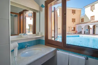 Piscina di ISA - Residence Cala Viola o nelle vicinanze