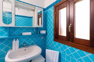 Bagno di Casa Le Sirene by Wonderful Italy