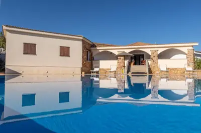 Piscina di Chic Villa Antonina One Bedroom no2172 o nelle vicinanze