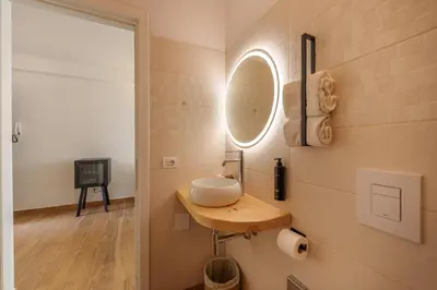 Bagno di Dome House