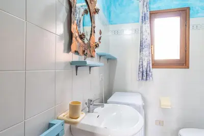 Bagno di ISS Travel, Villa Fiorita - 800 m from La Cinta beach