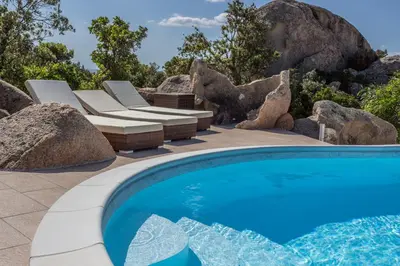 Piscina di Villa Cala di Luce - Teloni o nelle vicinanze