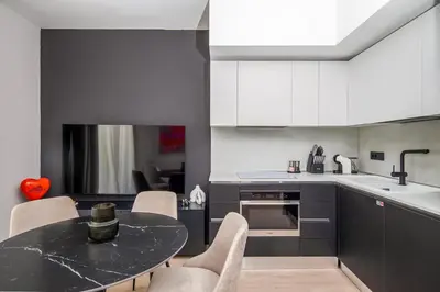 Cucina o angolo cottura di 2BR Luxurious Designer holiday Apartment - Azulis1 - Garden - FREE Parking