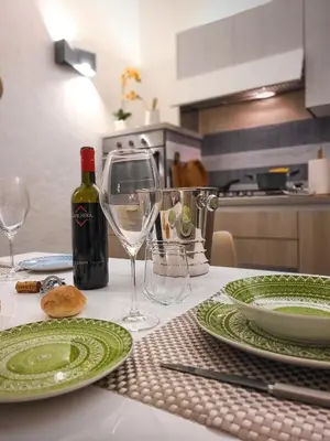 Cucina o angolo cottura di La Gardenia Deluxe Apartment