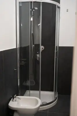 Bagno di MONOLOCALE STUDIO Zia Make