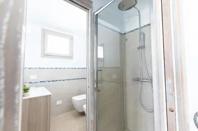 Bagno di Sea View House 6