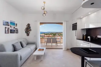 Cucina o angolo cottura di Terrazza Pascoli in Golfo Aranci- Sea View Apt!