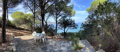 Paesaggio naturale nelle vicinanze della villa