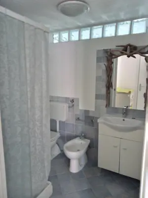 Bagno di VILLA SA MINDA NOA 2 camere 2 bagni ARIA CONDIZIONATA e giardino