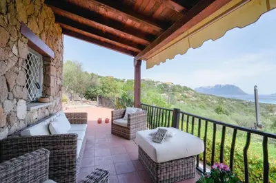 Paesaggio naturale nelle vicinanze della villa