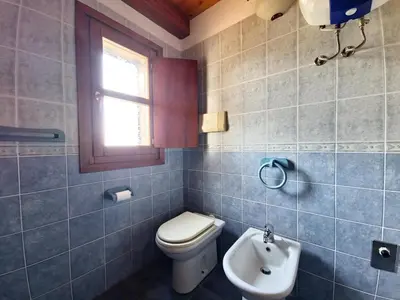 Bagno di Mikè House- Appartamento con balcone a Sos Alinos
