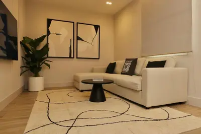 Area soggiorno di Luxurious 1BR Apartment - Historical Centre - Fully Equipped & Renovated - Garibaldi#3