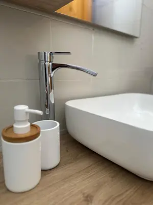 Bagno di Veranda Privata e BBQ -Comfort Moderno per 4 La Caletta