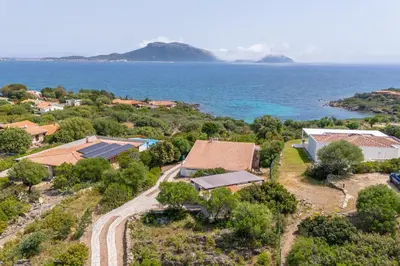 Paesaggio naturale nelle vicinanze della villa