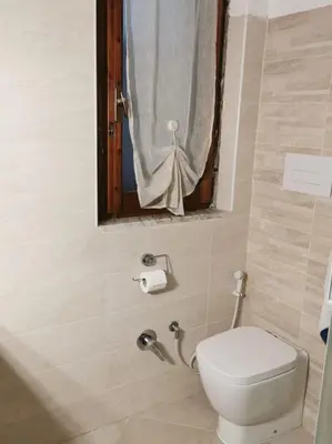 Bagno di Happy sun on the hill