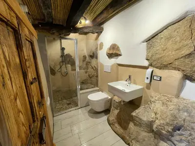 Bagno di Antica Dimora Fora e' Muros AMMENTOS POSADA