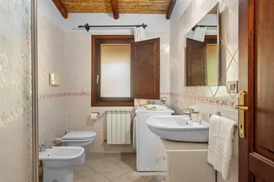 Bagno di Historic Farm House -Countryside & Sea View-