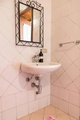Bagno di Casa Babylon, Bohemian Getaway