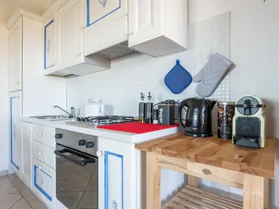 Cucina o angolo cottura di Stunning Seaside Panorama House
