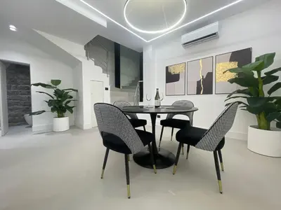 Planimetria di Fully renovated 2BR spacious & stylish Town House - Premium Location