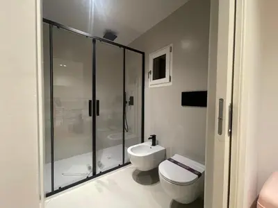 Bagno di Fully renovated 2BR spacious & stylish Town House - Premium Location