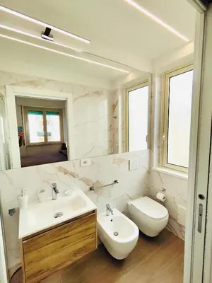 Bagno di Attico Da Vinci Luxury Penthouse