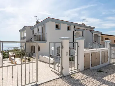 Vista generica sul mare o vista sul mare dall'interno della villa