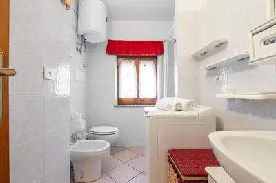 Bagno di Casa Tirso Sardinia Domus