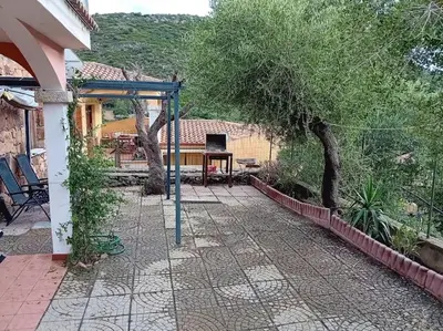 Giardino di Suite Sardinia -Appartamento indipendente a Tanaunella