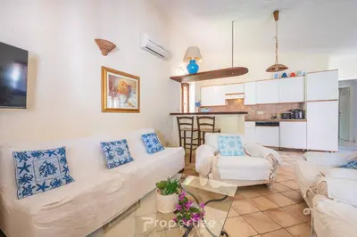 Cucina o angolo cottura di Family Retreat Home by Propertize