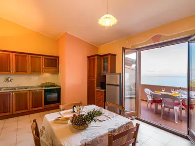 Cucina o angolo cottura di Casa a 150 m Dalla Spiaggia