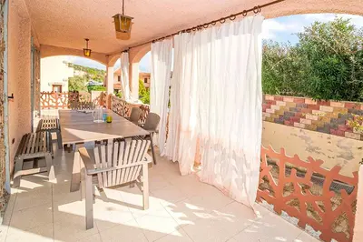 Balcone o terrazza di Appartamento grande ed elegante, vicinissimo alla spiaggia e al porto