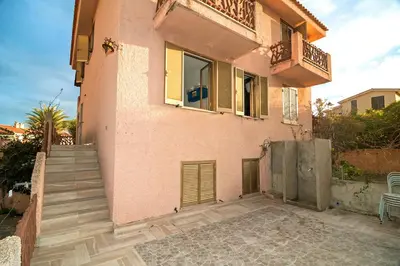 Balcone o terrazza di Appartamento grande ed elegante, vicinissimo alla spiaggia e al porto