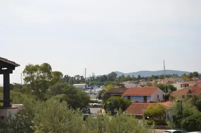 Paesaggio naturale nelle vicinanze della villa