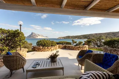 Paesaggio naturale nelle vicinanze della villa