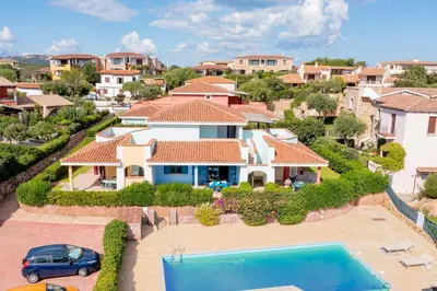 Piscina di ISA-Residence with swimming-pool in Cala Girgolu, apartments with private outdoor area o nelle vicinanze