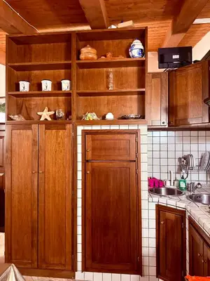 Cucina o angolo cottura di splendido open space in Villa Veronica Porto Istana