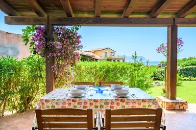 Giardino di NOVITA' Dimora Delfino - Spiaggia Privata, WIFI, AC
