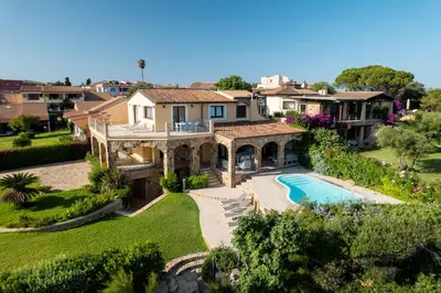 Piscina di Villa Mimosa o nelle vicinanze