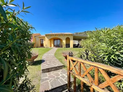 Giardino di Villa Privata Lux con piscina San Teodoro