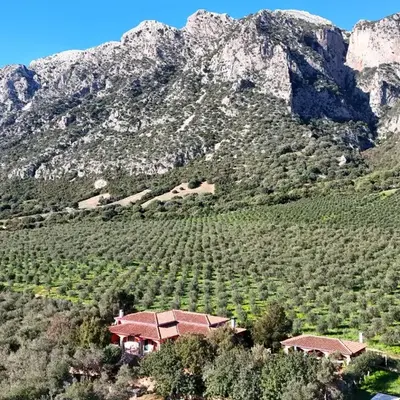Villa with stunning views to the mountains 5km from the beach